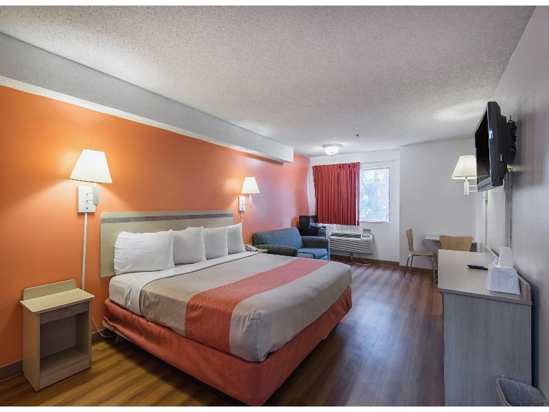 Motel 6 Lawrence, Ks image