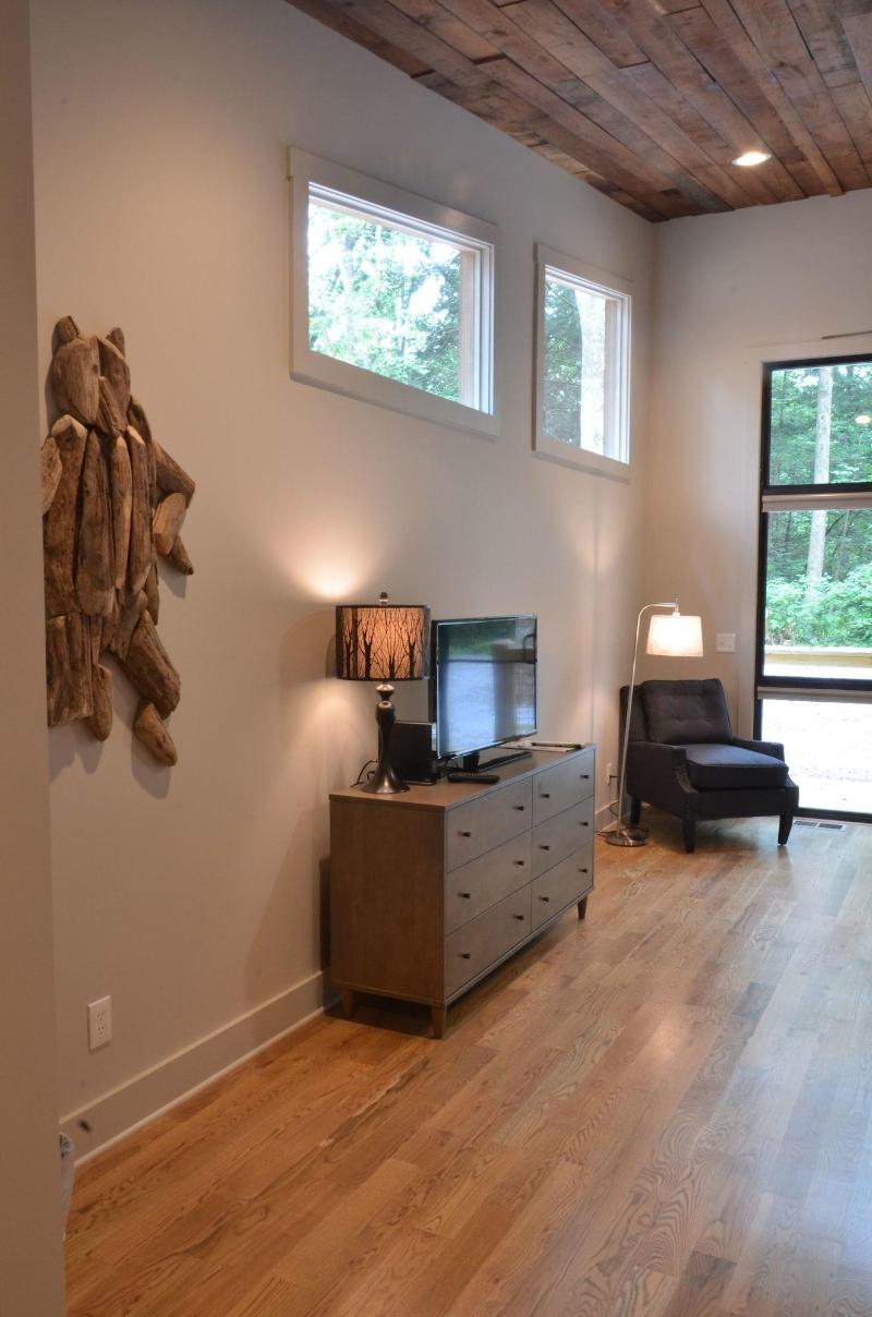 Dancing Bear Lodge image