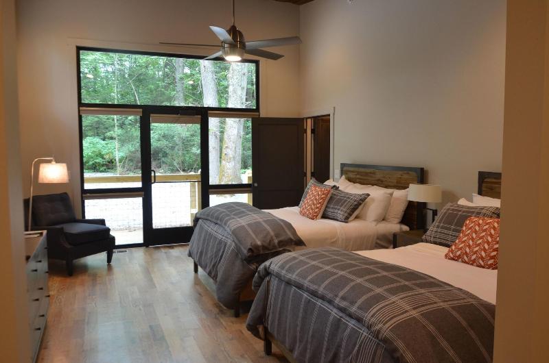 Dancing Bear Lodge image