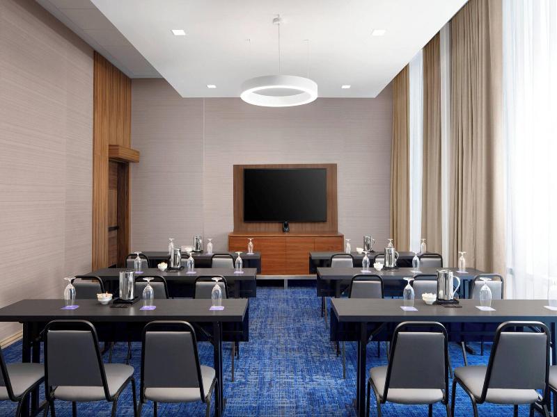 Delta Hotels By Marriott Thunder Bay image