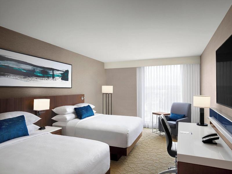 Delta Hotels By Marriott Thunder Bay image