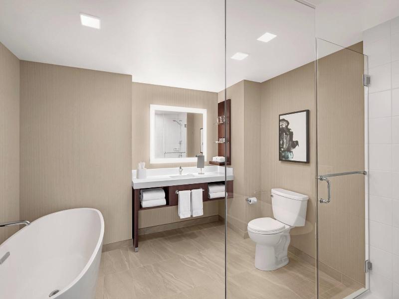 Delta Hotels By Marriott Thunder Bay image