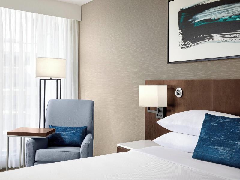 Delta Hotels By Marriott Thunder Bay image