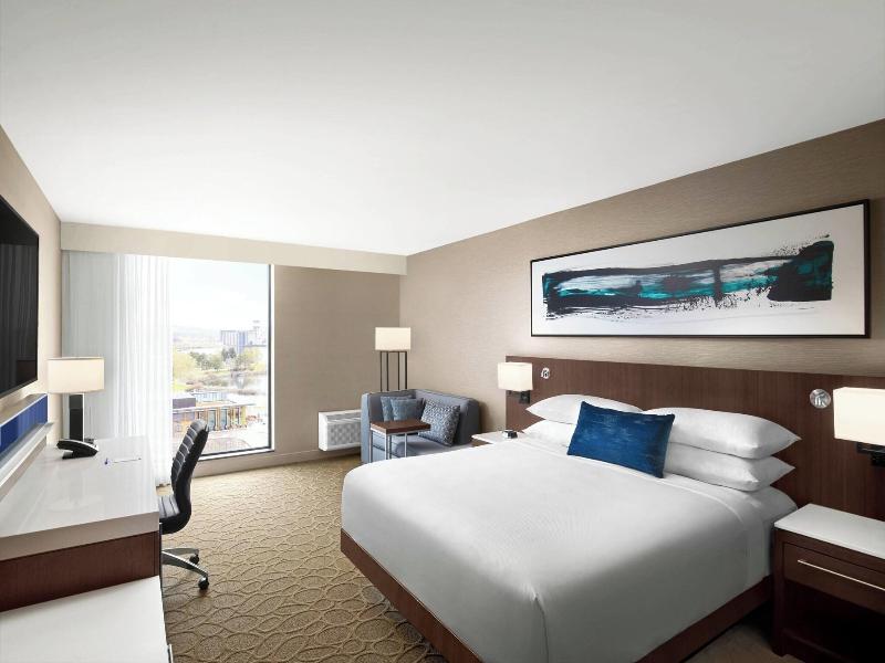 Delta Hotels By Marriott Thunder Bay image