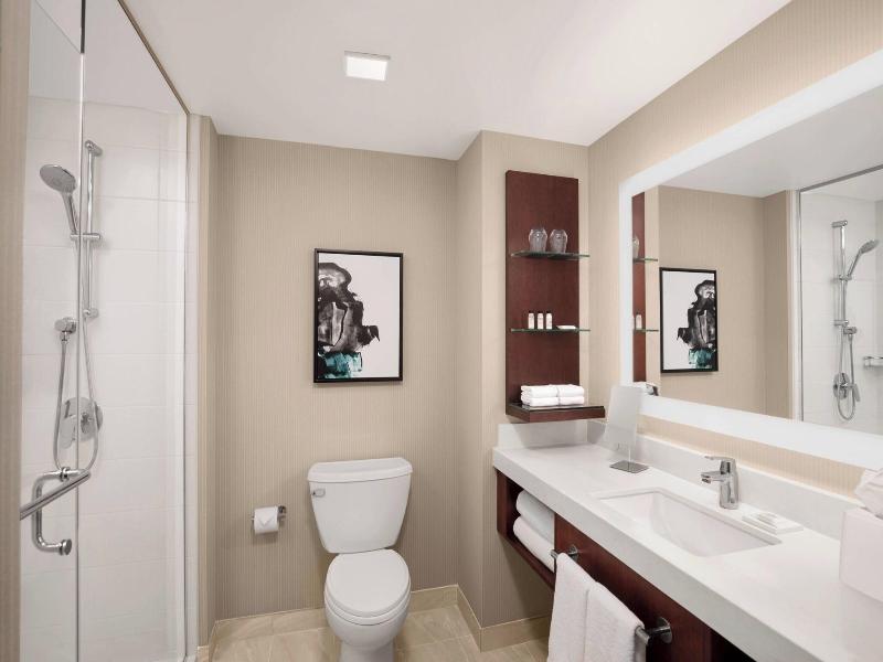Delta Hotels By Marriott Thunder Bay image