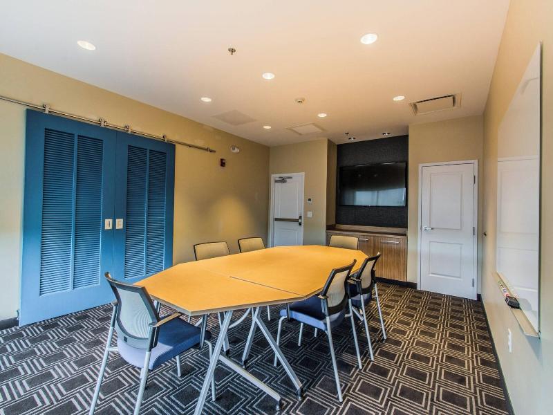 Towneplace Suites By Marriott Evansville Newburgh image