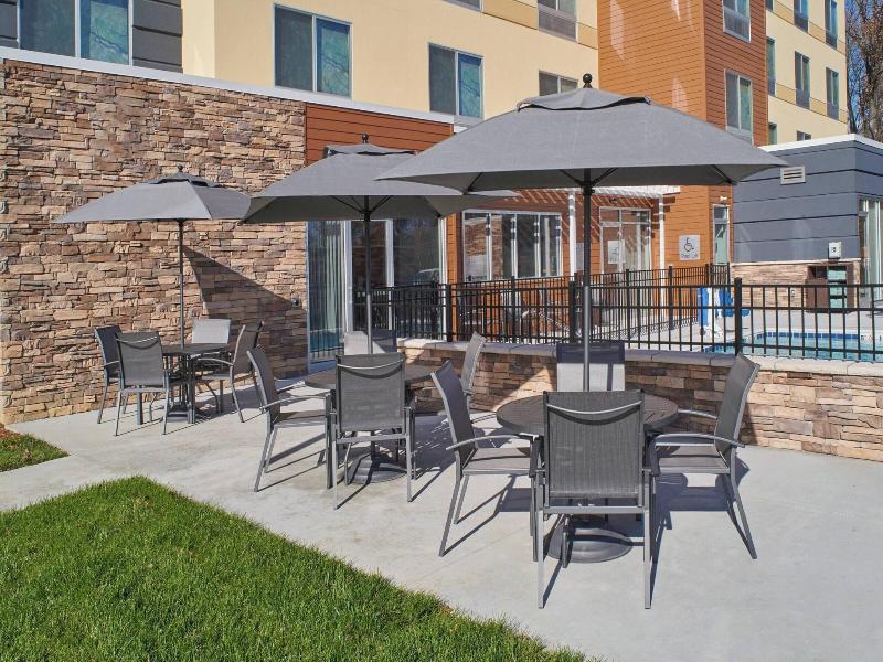 Fairfield Inn & Suites by Marriott Louisville Jeff image