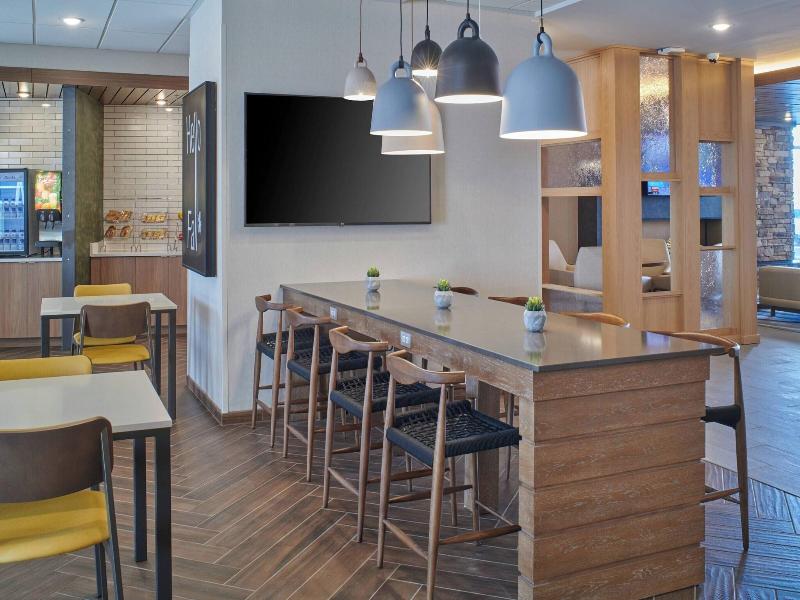 Fairfield Inn & Suites by Marriott Louisville Jeff image