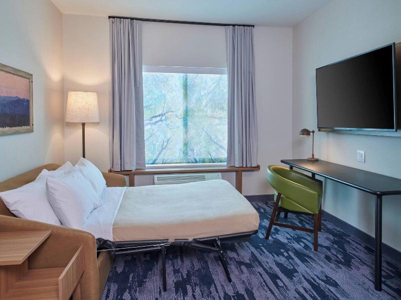 Fairfield Inn & Suites by Marriott Louisville Jeff image