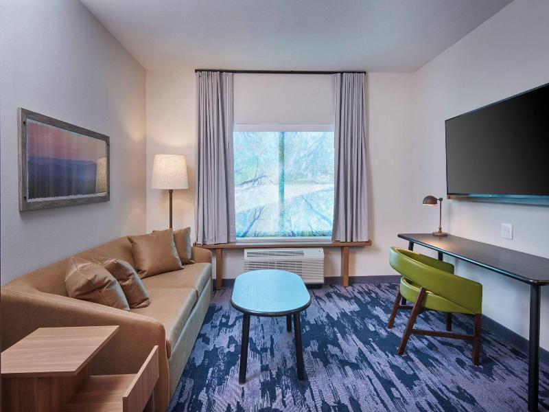 Fairfield Inn & Suites by Marriott Louisville Jeff image