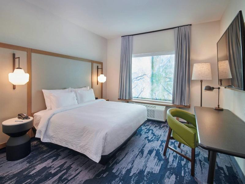 Fairfield Inn & Suites by Marriott Louisville Jeff image