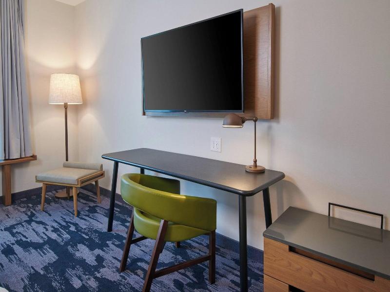 Fairfield Inn & Suites by Marriott Louisville Jeff image