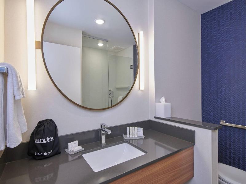 Fairfield Inn & Suites by Marriott Louisville Jeff image
