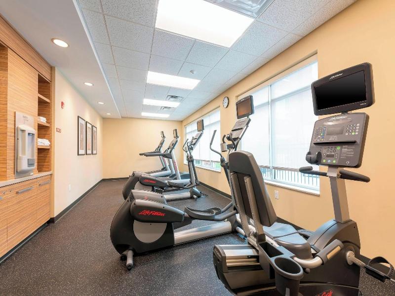 Towneplace Suites By Marriott Louisville North image