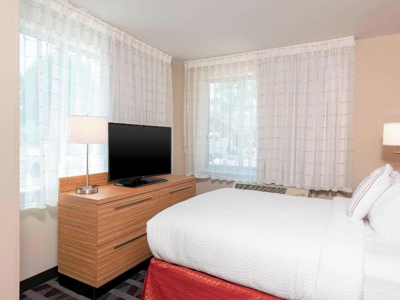 Towneplace Suites By Marriott Louisville North image
