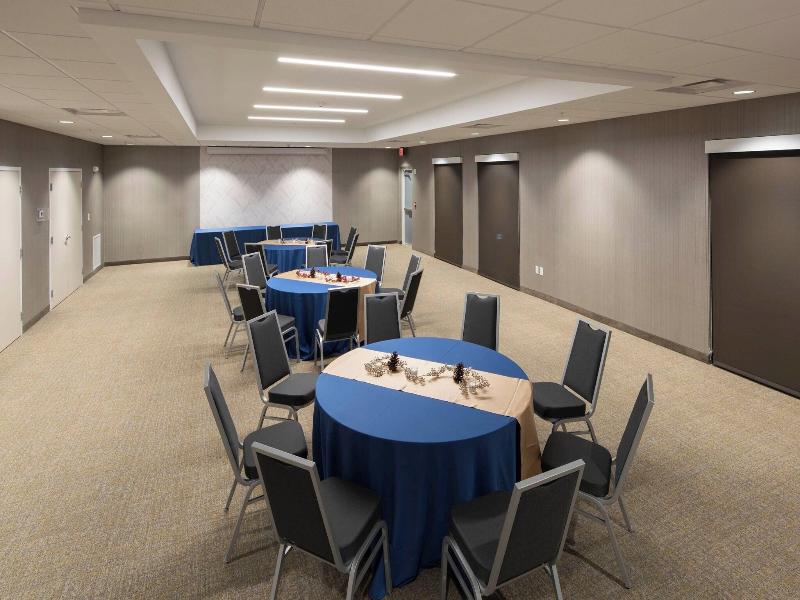 Springhill Suites By Marriott Tampa Suncoast Parkw image