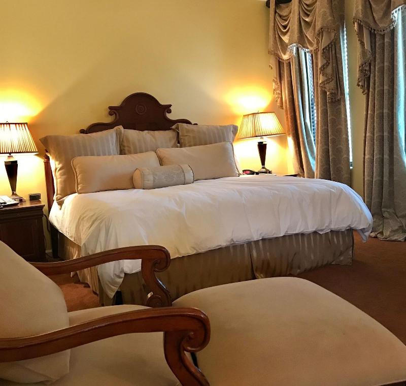 Ophelias Restaurant & Inn image