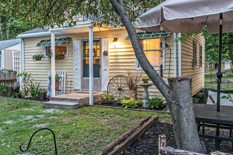 Silver Heart Inn And Cottages image