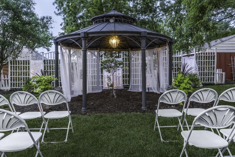 Silver Heart Inn And Cottages image