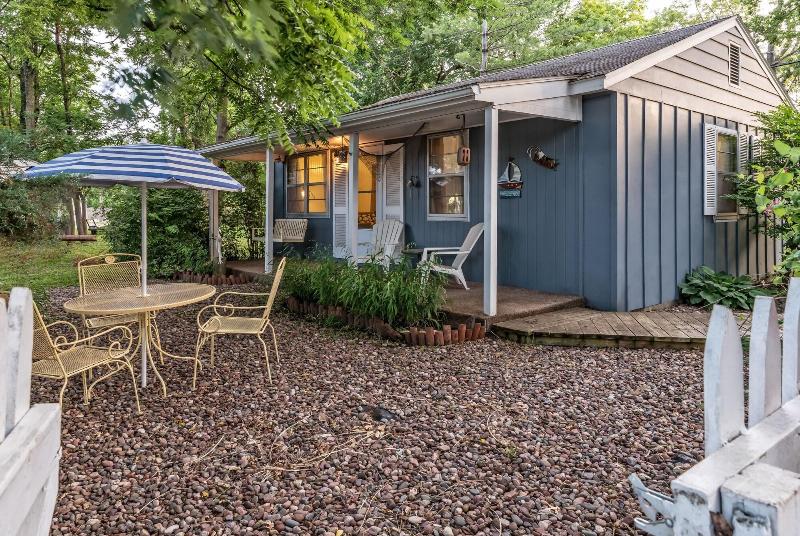 Silver Heart Inn And Cottages image