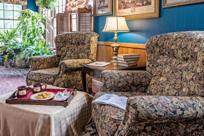 Silver Heart Inn And Cottages image