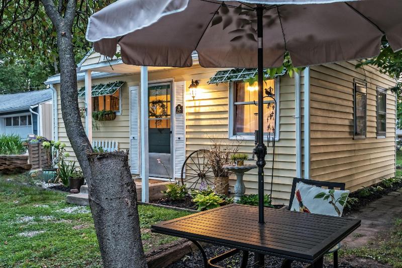 Silver Heart Inn And Cottages image