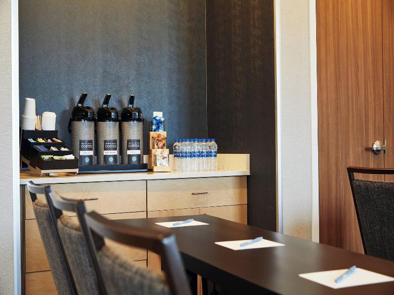 Fairfield Inn & Suites by Marriott Kansas City Bel