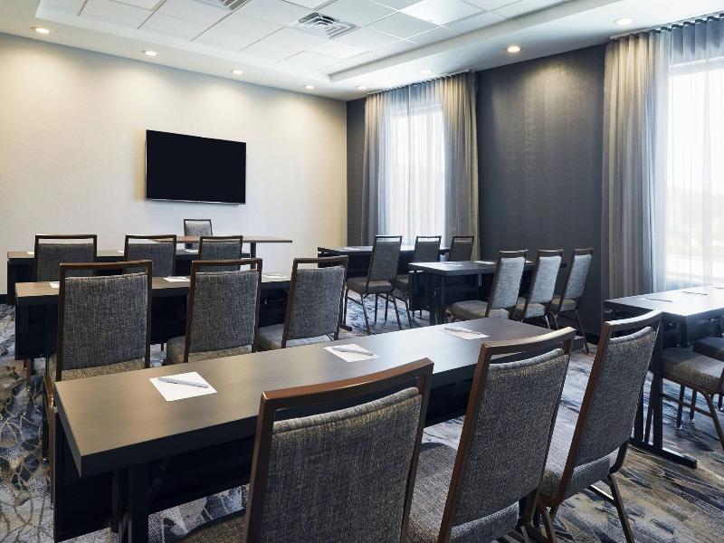 Fairfield Inn & Suites by Marriott Kansas City Bel