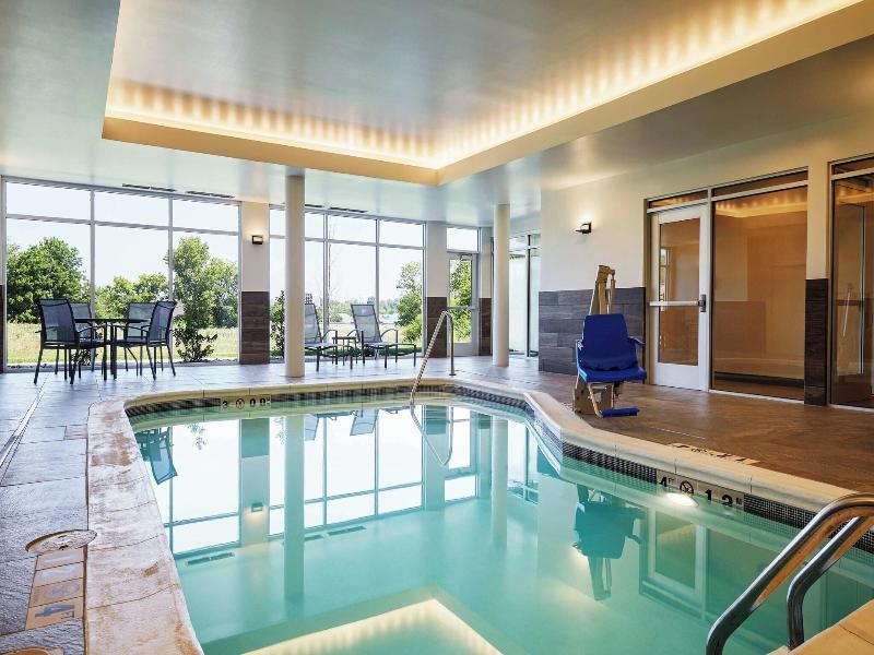 Fairfield Inn & Suites by Marriott Kansas City Bel