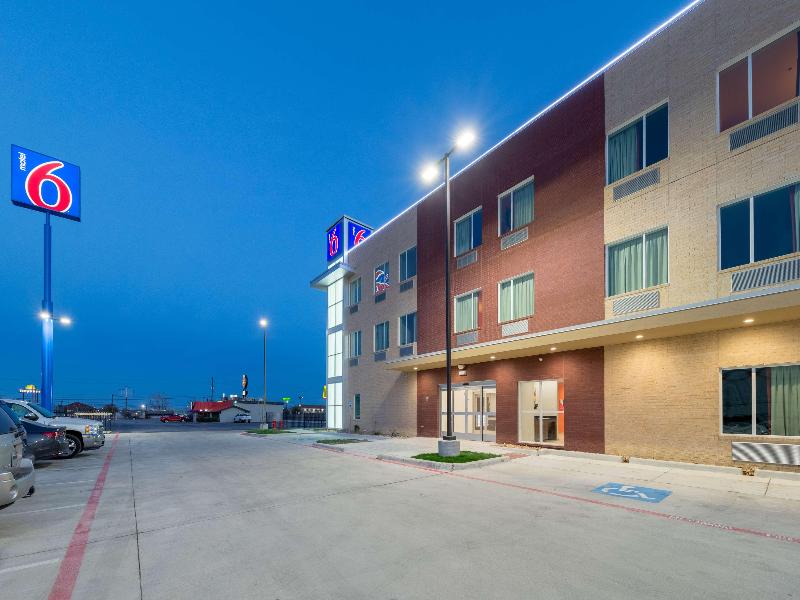 Motel 6 Fort Worth, TX - Fort Worth Saginaw image