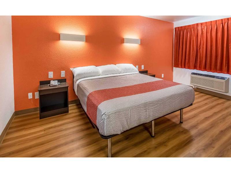 Motel 6-Arlington, TX - UTA GA image