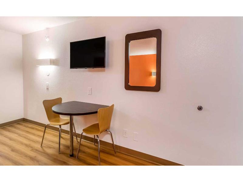 Motel 6-Arlington, TX - UTA GA image
