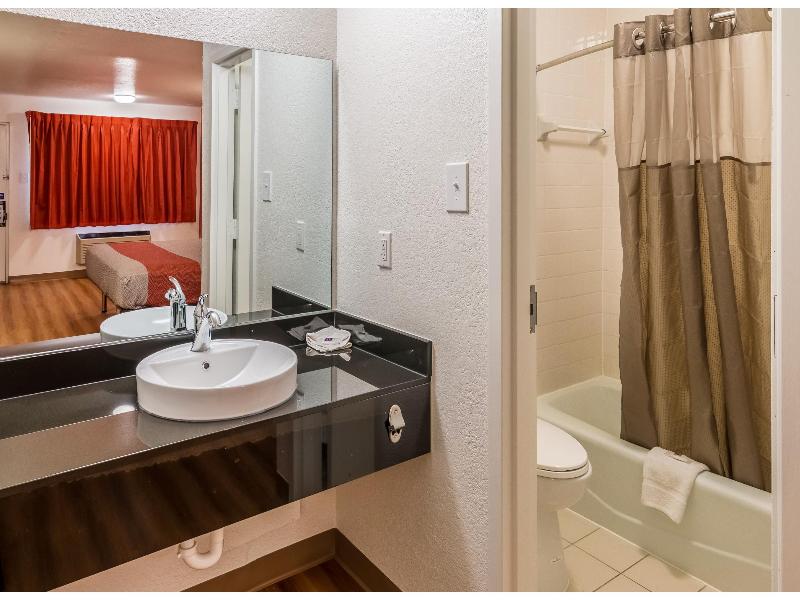 Motel 6-Arlington, TX - UTA GA image