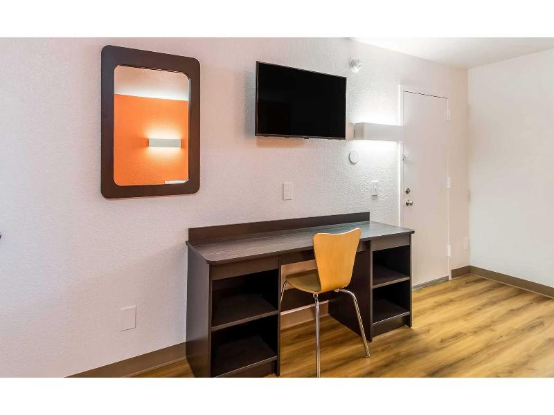 Motel 6-Arlington, TX - UTA GA image