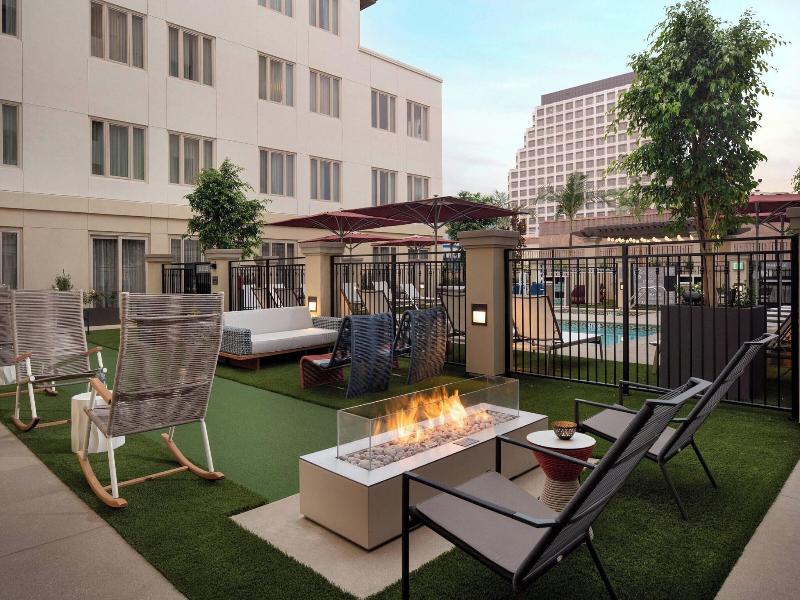 Residence Inn By Marriott Los Angeles Glendale image