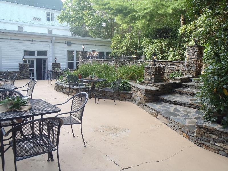 Green Park Inn image
