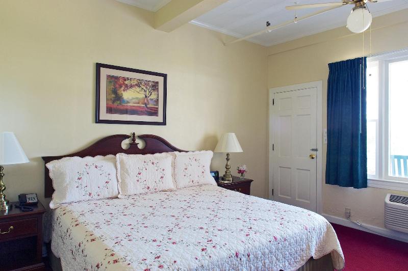 Green Park Inn image