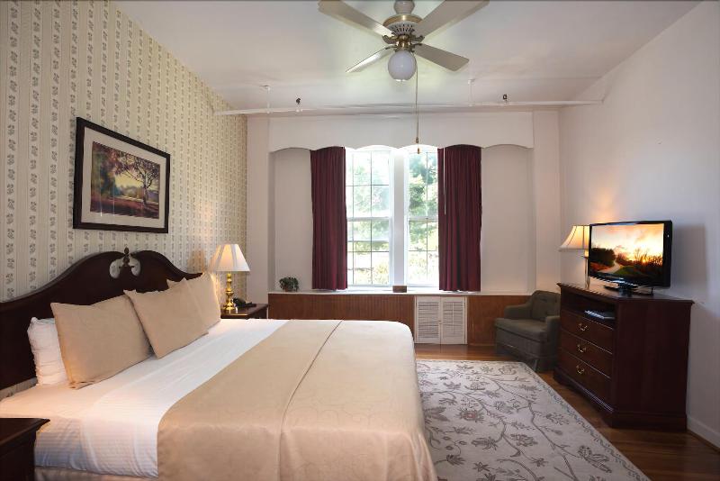 Green Park Inn image