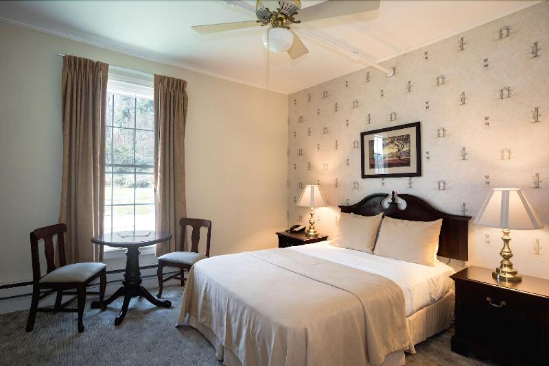 Green Park Inn image