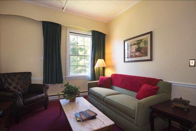 Green Park Inn image