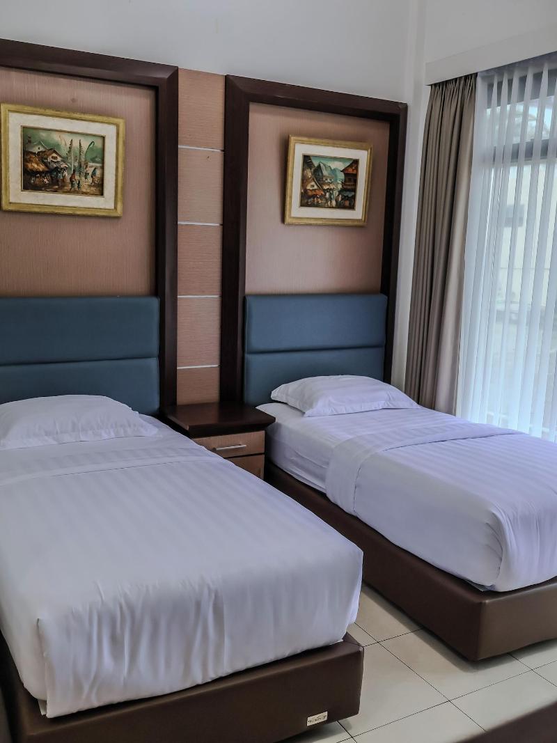 Hotel Hakmaz Taba Syariah Lubuk Linggau image