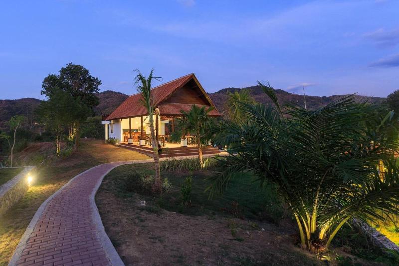Tanjung Lima Villas Labuan Bajo image