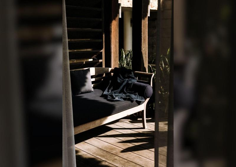 Meno House image