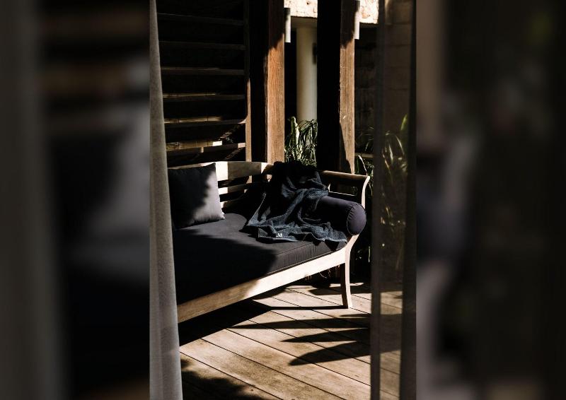 Meno House image
