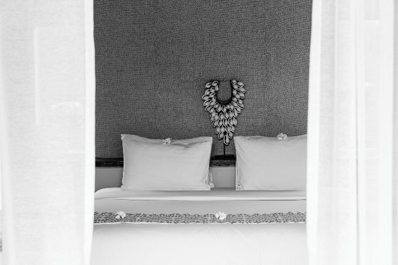 Meno House image