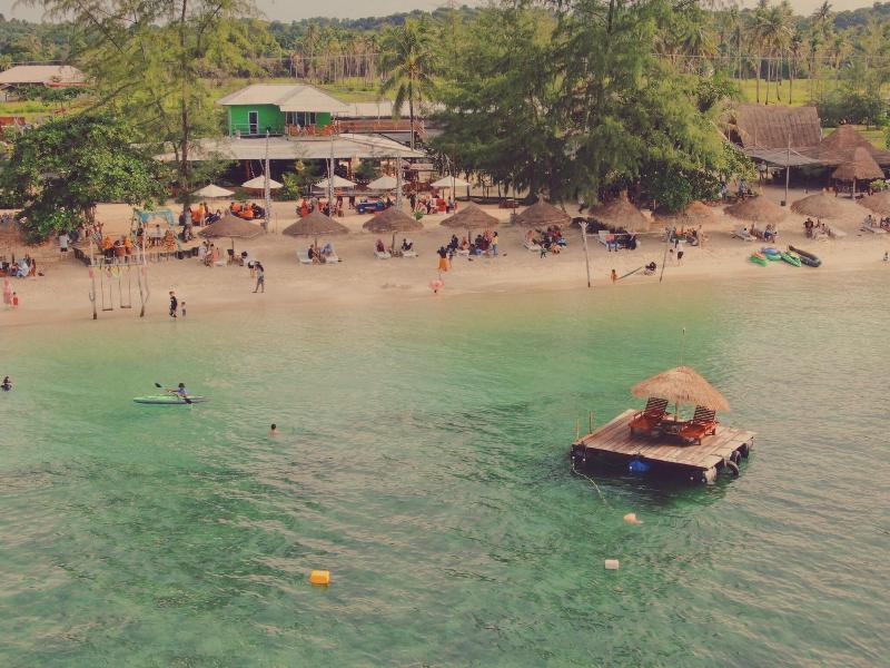 Madu Tiga Beach & Resort image