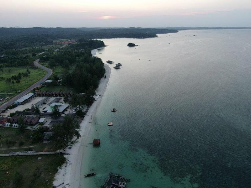 Madu Tiga Beach & Resort image