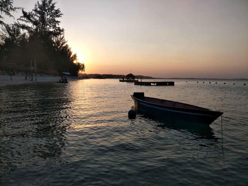 Madu Tiga Beach & Resort image