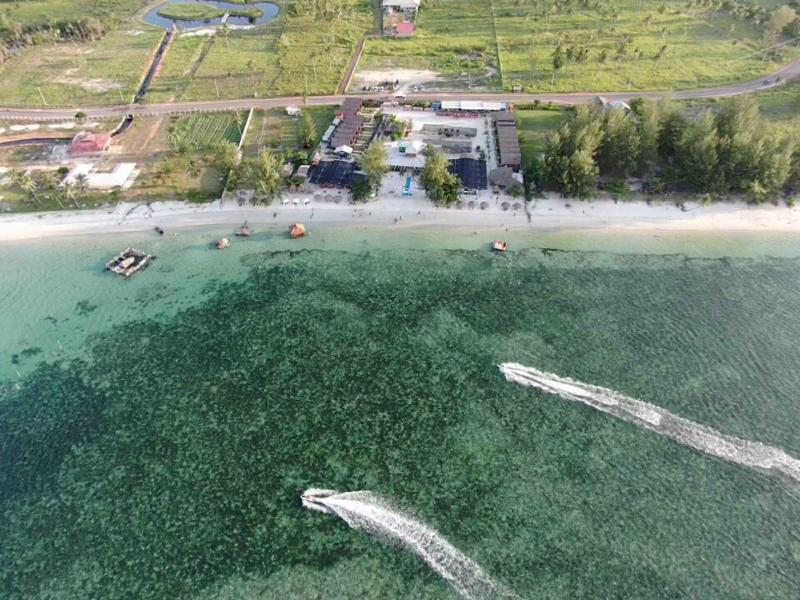 Madu Tiga Beach & Resort image