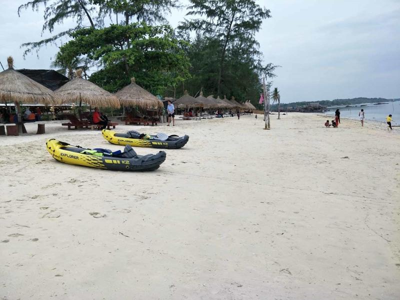Madu Tiga Beach & Resort image